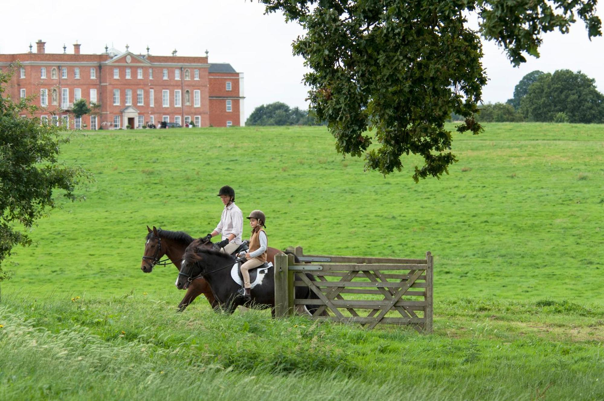 โฟร์ ซีซั่นส์ โฮเทล แฮมป์เชียร์ Hotel Winchfield ภายนอก รูปภาพ